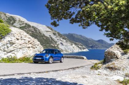 ΜΙΝΙ Cooper S 5d: Πρακτικό και fun to drive
